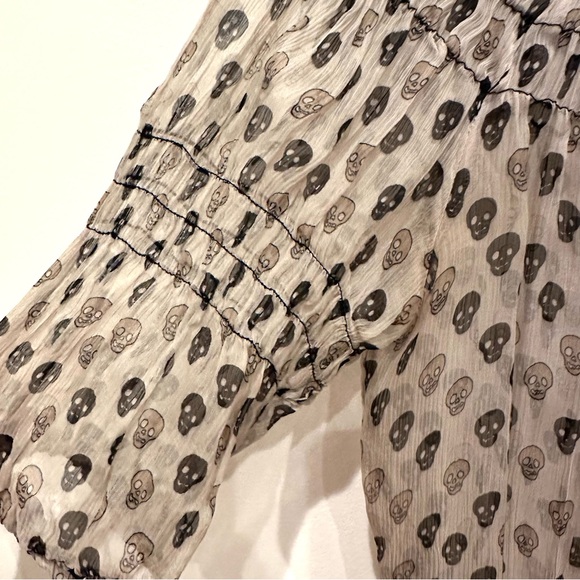 Zara Basic Skull Print Off-The-Shoulder Smocked Blouse - Picture 6 of 10